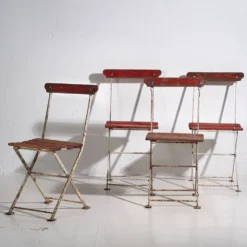 Anciennes chaises de jardin pliantes rouges (vers 1920). Ensemble de 4 pièces