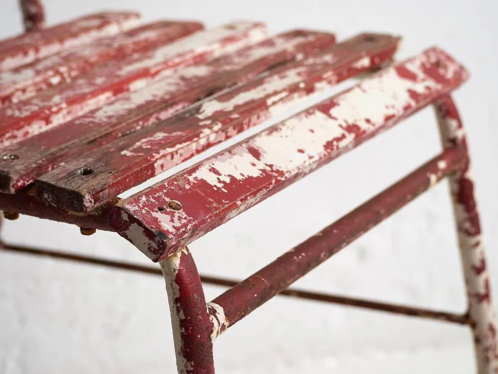 Anciennes chaises de terrasse rouges et blanches (vers 1920). Ensemble de 4 pièces