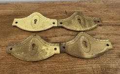 4 anciennes entrée de serrure en bronze/laiton doré meuble Louis XV Na