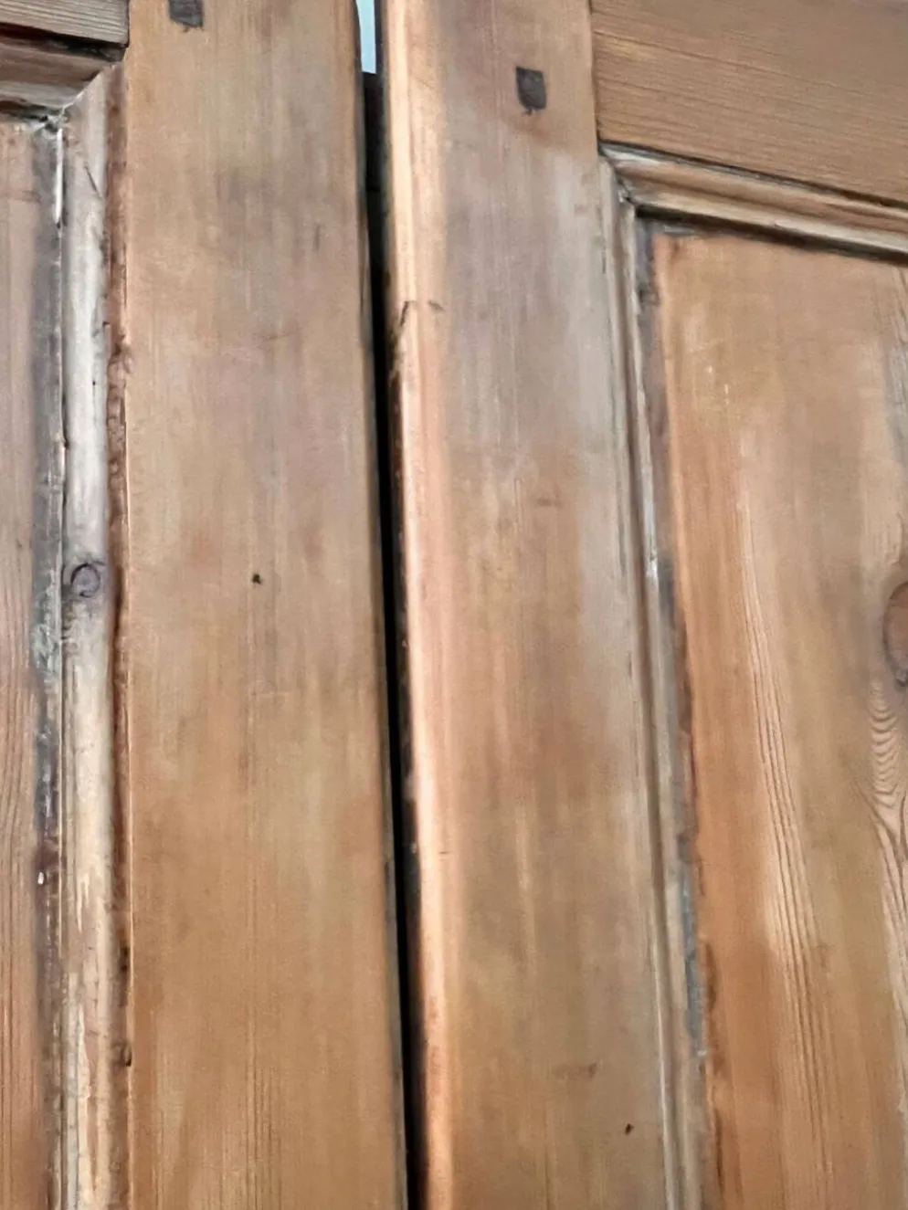 Anciennes portes de menuiserie intérieure