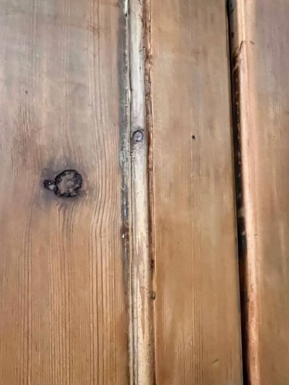 Anciennes portes de menuiserie intérieure