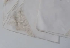 7 anciennes serviettes de tables brodées
