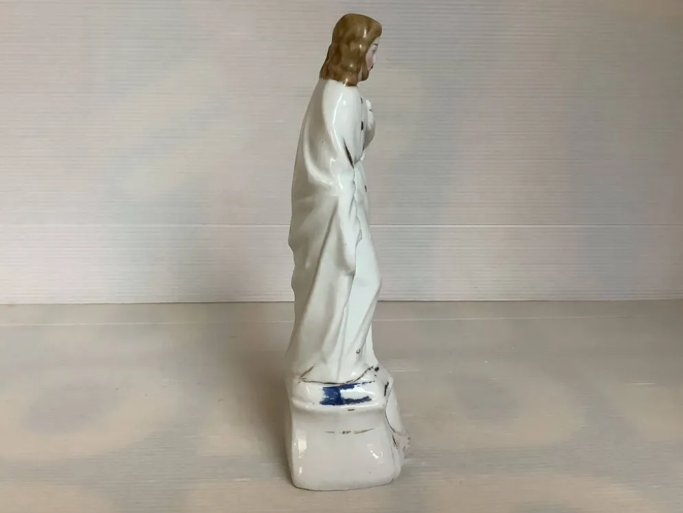Ancienne statuette religieuse