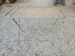 Ancienne table de jardin pliante