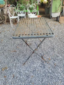 Ancienne table de jardin pliante