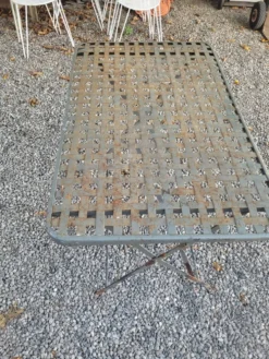 Ancienne table de jardin pliante