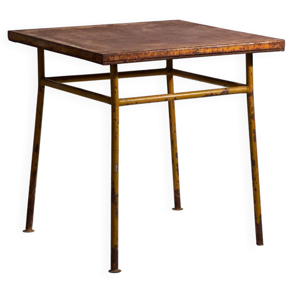 Ancienne table d’extérieur de couleur ocre (c.1920)