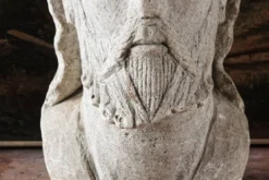 Ancienne tête de Christ de Vézelay en pierre reconstituée