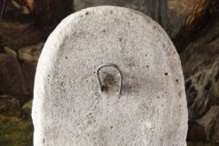Ancienne tête de Christ de Vézelay en pierre reconstituée