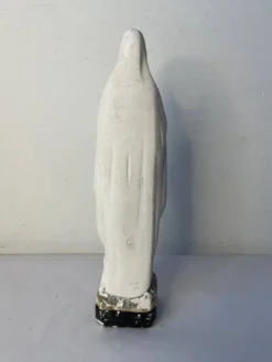 Ancienne vierge en plâtre