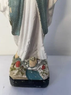 Ancienne vierge en plâtre