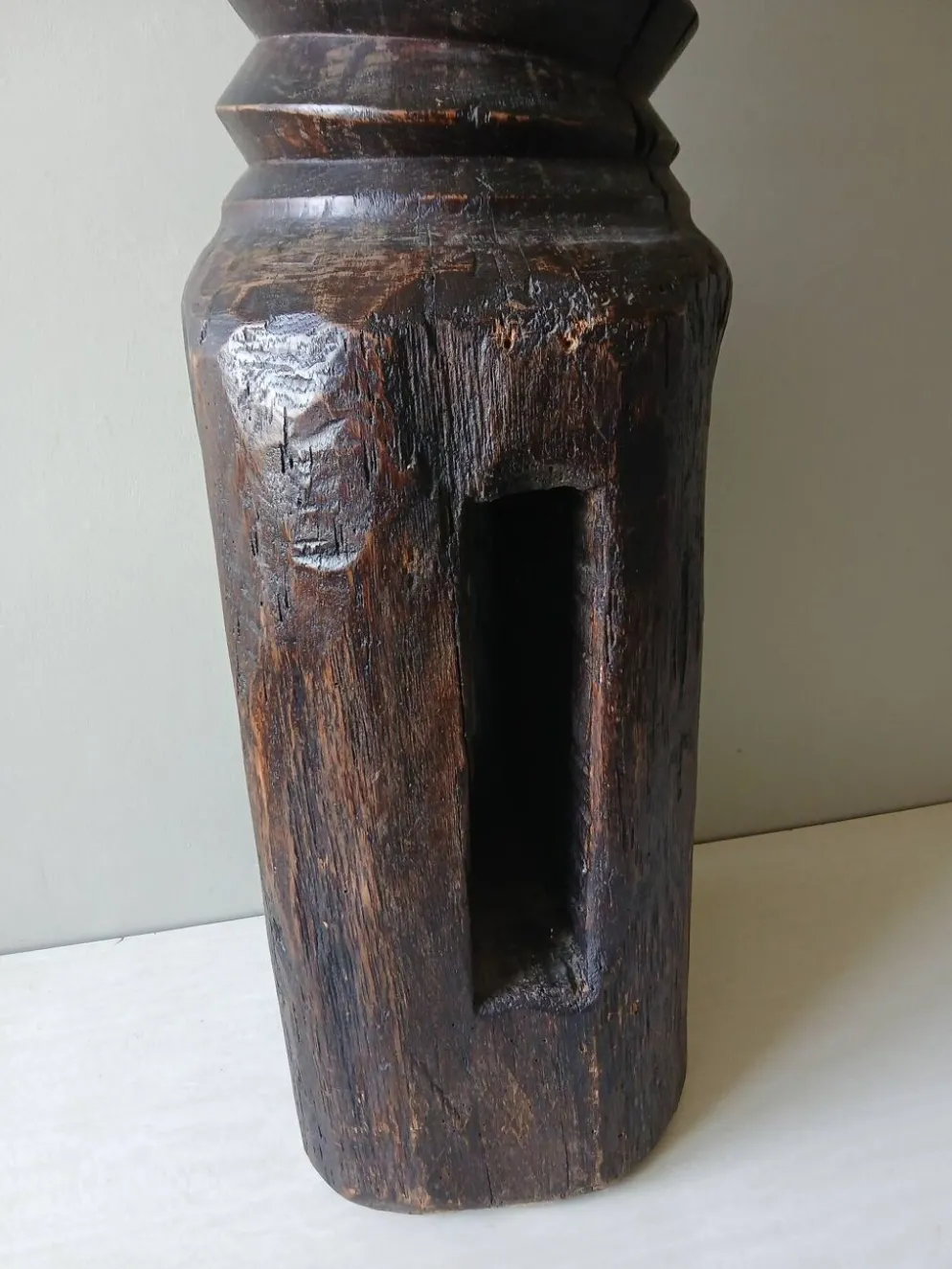 Ancienne vis de pressoir à vin en bois massif, H 144 cm ,Poids 37.5 kg