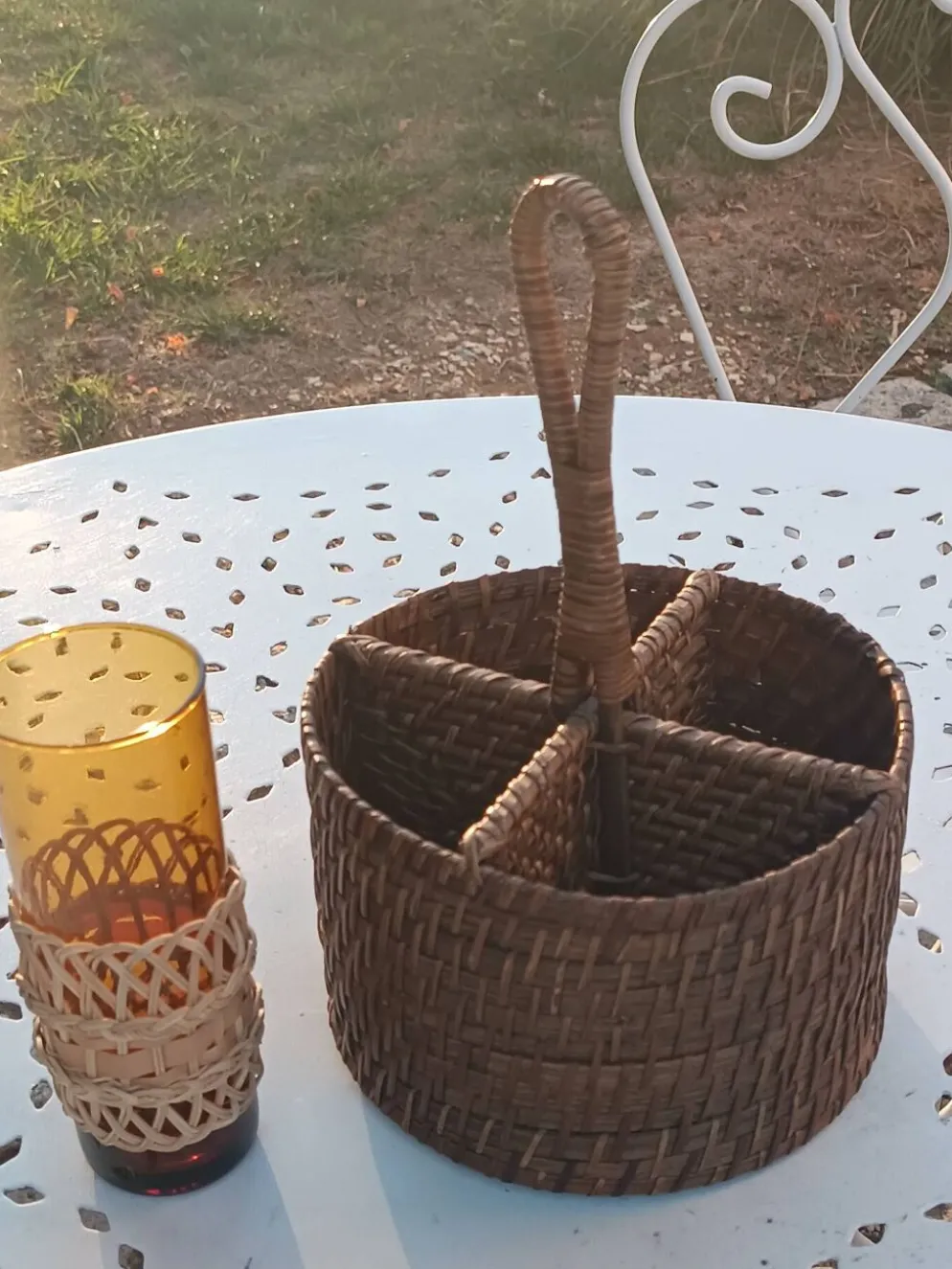 Ancien panier porte-verres en rotin tressé – Vintage années 70