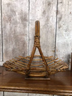 Ancien panier rotin cueillette jardin bois vintage