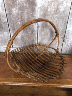 Ancien panier rotin cueillette jardin bois vintage