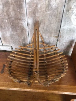 Ancien panier rotin cueillette jardin bois vintage