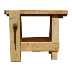 Ancien petit établi de cordonnier plein de charme