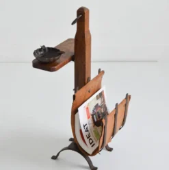 Ancien Porte revues en cuir avec Tablette et cendrier Brutaliste / Rustique