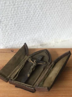 Ancien reliquaire / autel religieux