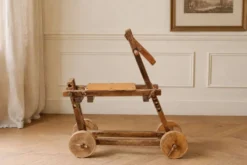 Ancien trotteur pour enfant en bois – Youpala réglable vintage