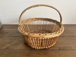 anier vintage en osier, années 50