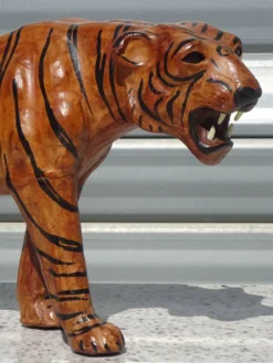 Animal en cuir véritable, tigre de 58 cm