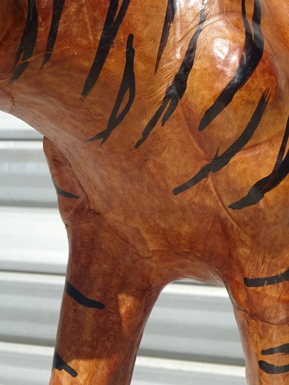 Animal en cuir véritable, tigre de 58 cm