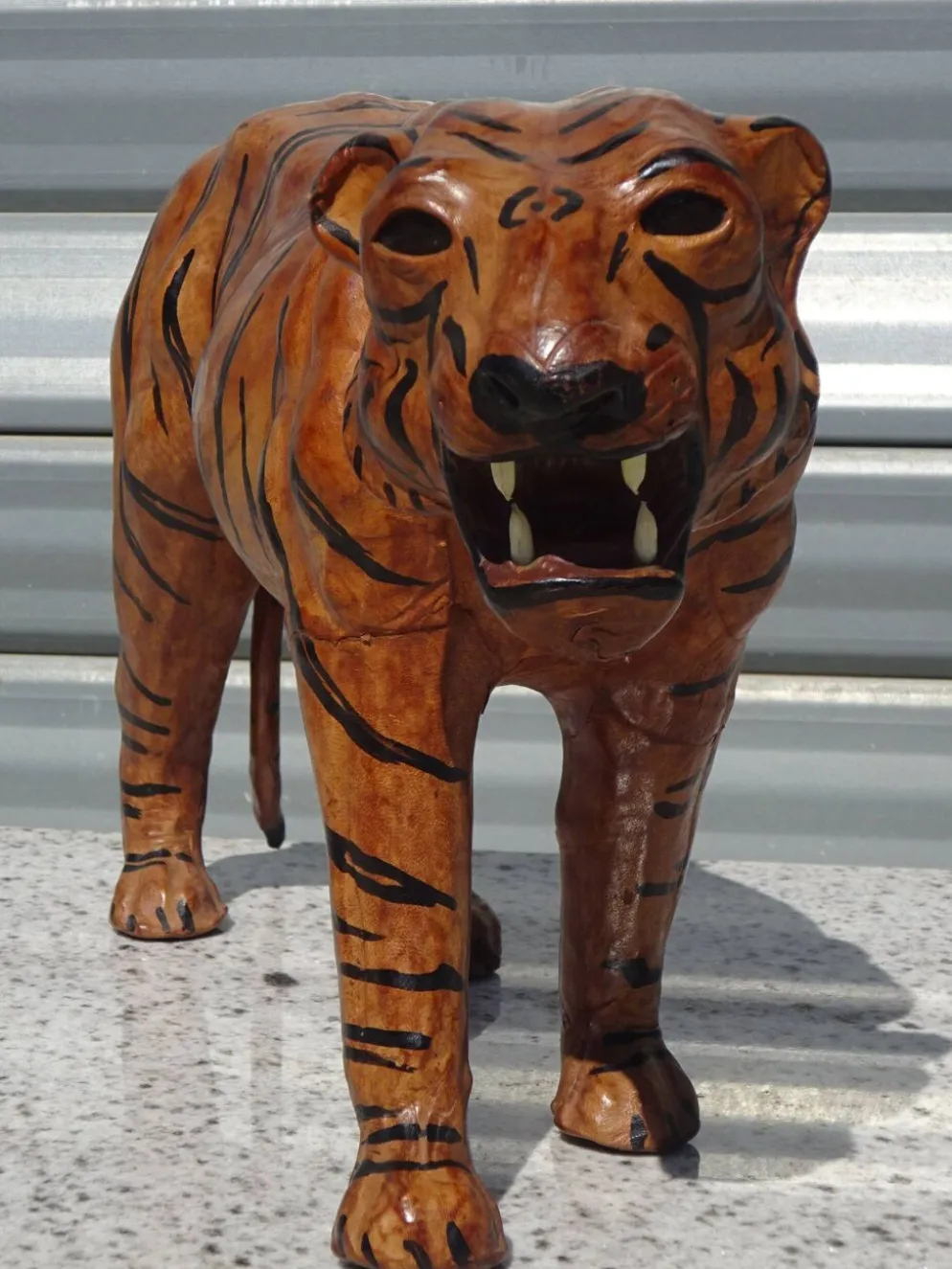 Animal en cuir véritable, tigre de 58 cm