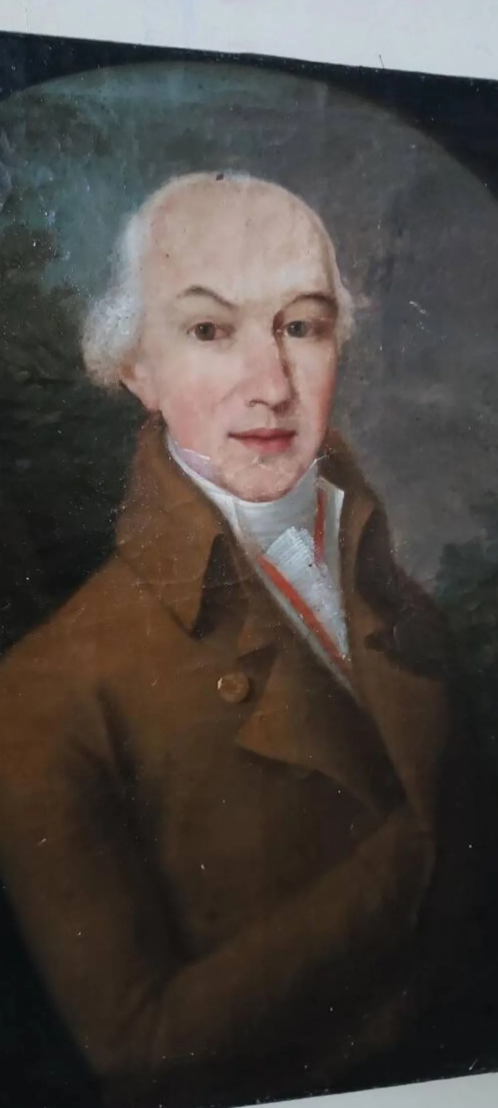 An old portrait of a gentleman dating from the late 18th century