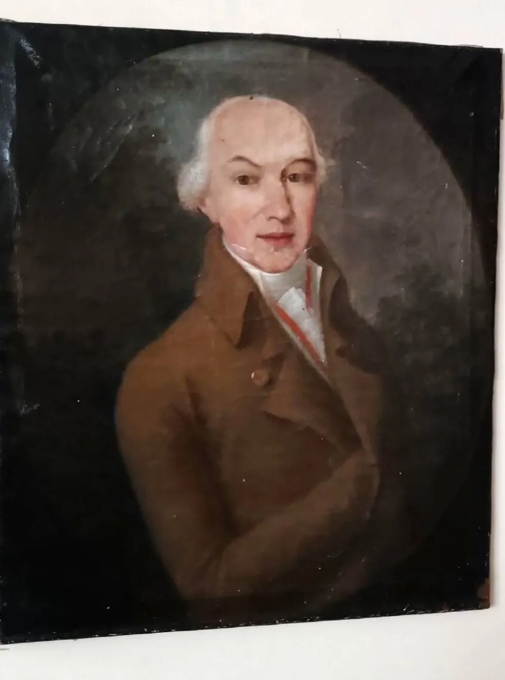 An old portrait of a gentleman dating from the late 18th century