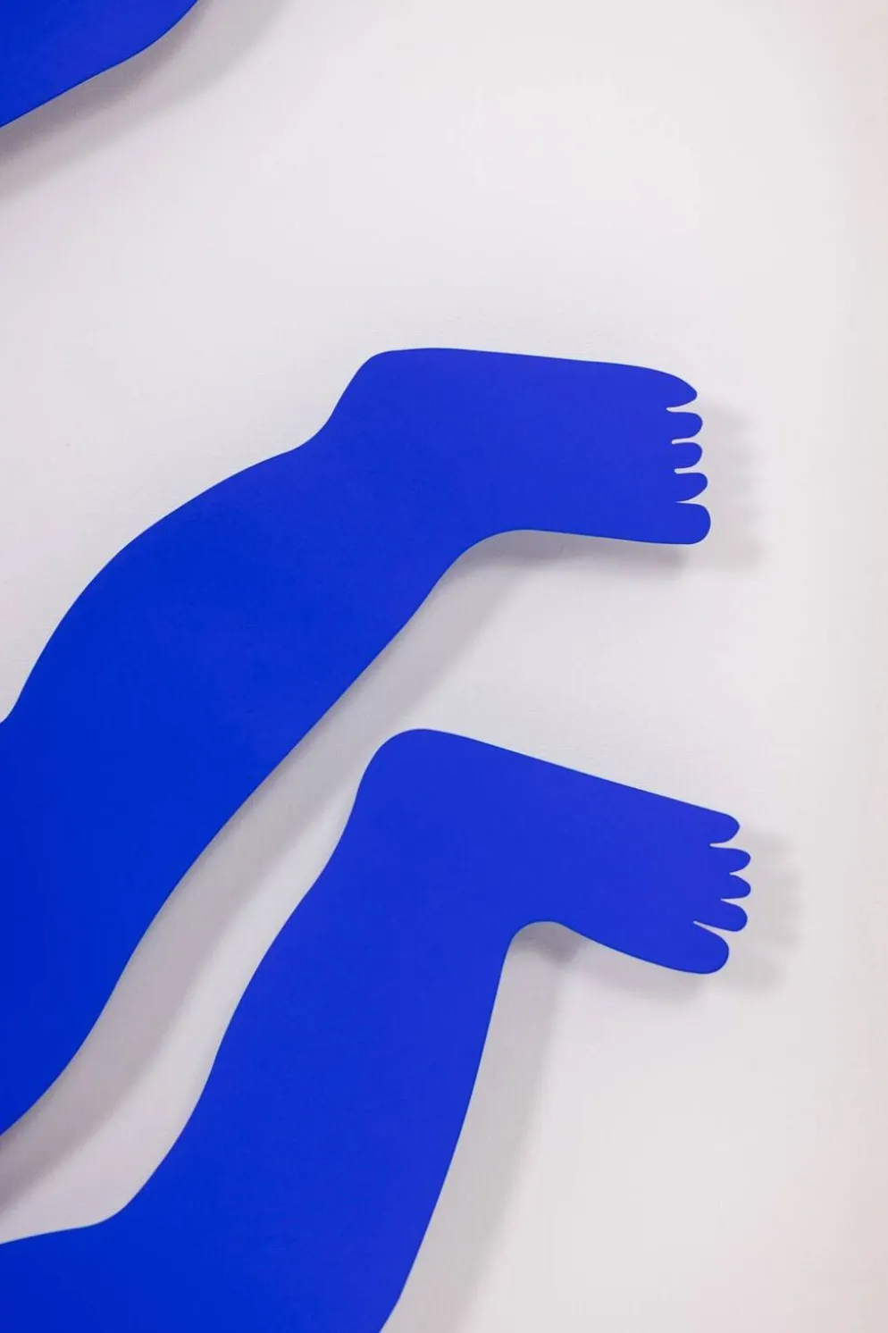 Antonine de Saint Pierre Panneau en métal laqué bleu. Contemporain