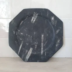 Assiette décorative en marbre fossilisé orthoceras