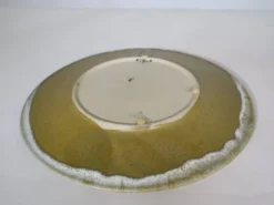 Assiette en céramique scandinave, signée, années 1970
