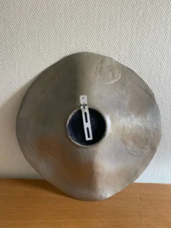 Assiette murale en aluminium décor montagnes