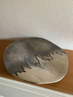 Assiette murale en aluminium décor montagnes
