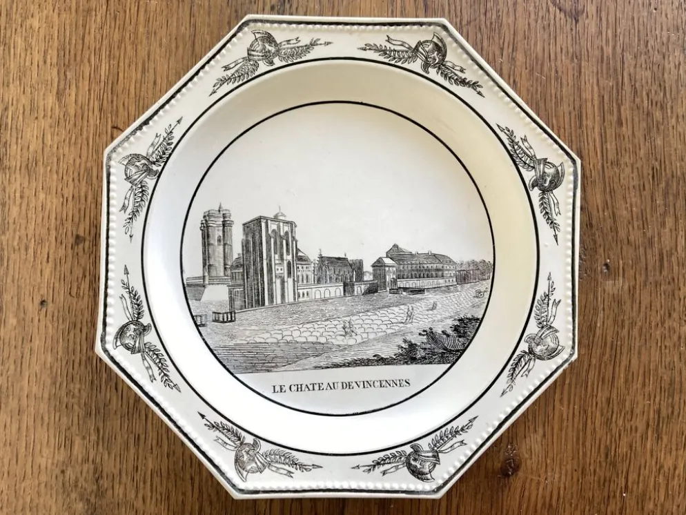 Assiettes octogonales Montereau directoire 1810 grisaille néoclassique