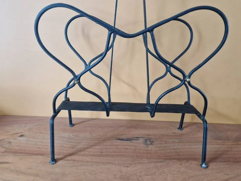 Attribué à Jacques Adnet (1900-1984) - Porte revue en métal laqué noir