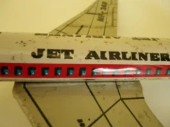 Avion de ligne à friction en tôle lithographiée, look patina -1965-