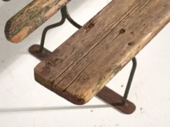 Banc ancien en fer et bois de pin – Europe centrale, vers 1920