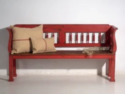 Banc ancien peint rouge en pin à dossier tourné – Europe centrale, vers 1900