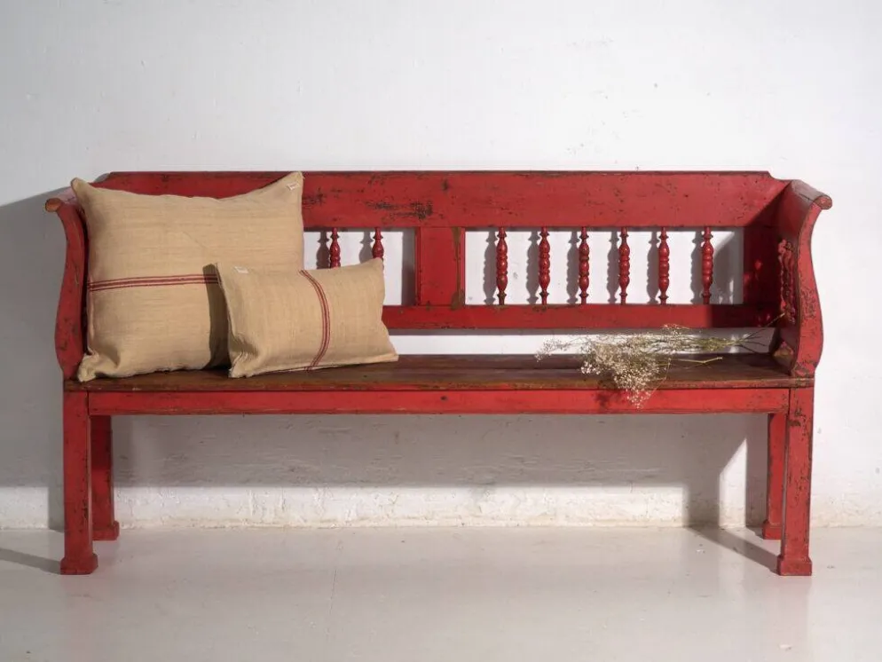 Banc ancien peint rouge en pin à dossier tourné – Europe centrale, vers 1900