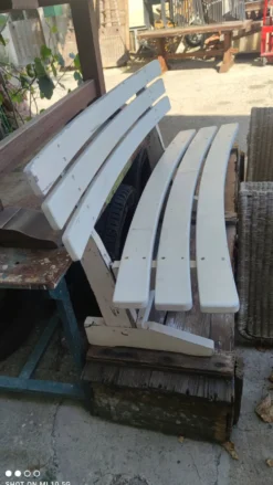 Banc de jardin en bois peint vers 1950
