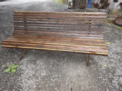 Banc de jardin en fonte avec lattes en bois