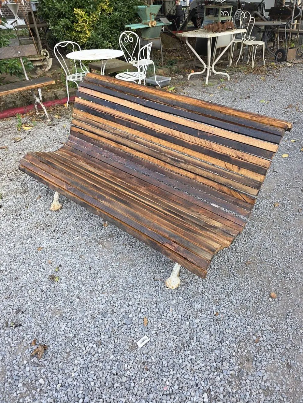 Banc de jardin en fonte et lattes en chêne