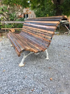 Banc de jardin en fonte et lattes en chêne