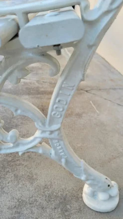 Banc de jardin signé Godin en fonte de maison bourgeoise