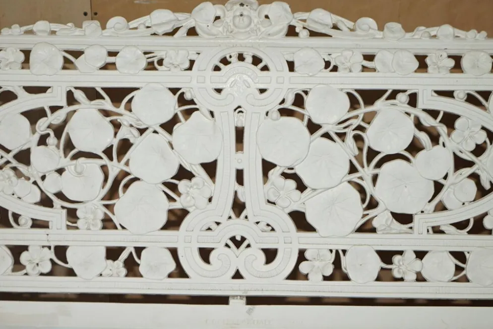 Banc de jardin style victorien 1870 motif Capucine Coalbrookdale
