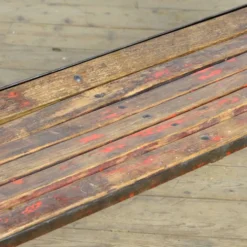 Banc de parc en fer riveté années 1920