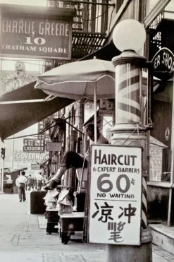 Barber Shop – Chinatown NYC 1956 Une scène vintage, brute et authentique.