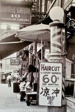Barber Shop – Chinatown NYC 1956 Une scène vintage, brute et authentique.